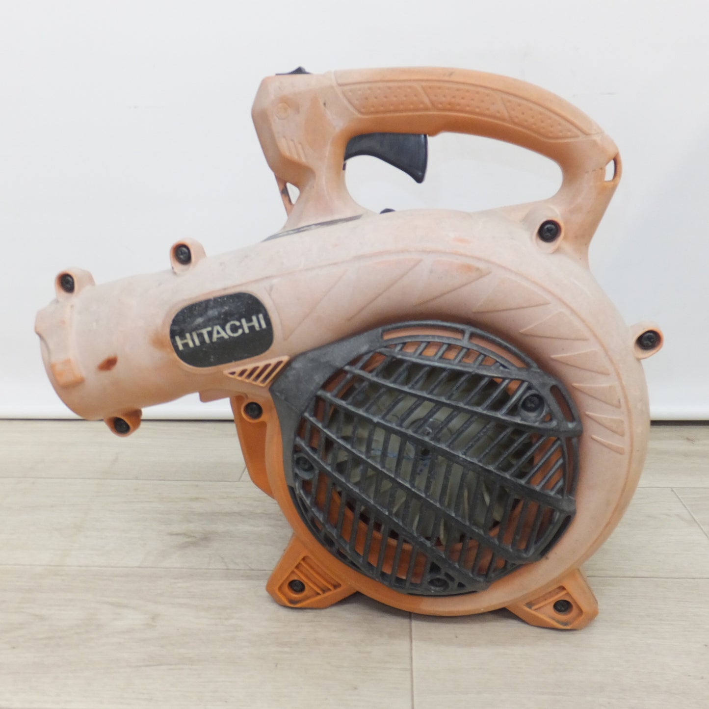 [送料無料] 岐阜発 現状品★日立 HITACHI エンジンブロワ RB24EAP 本体のみ　排気量 23.9mL　New PureFire かるがるスタート★