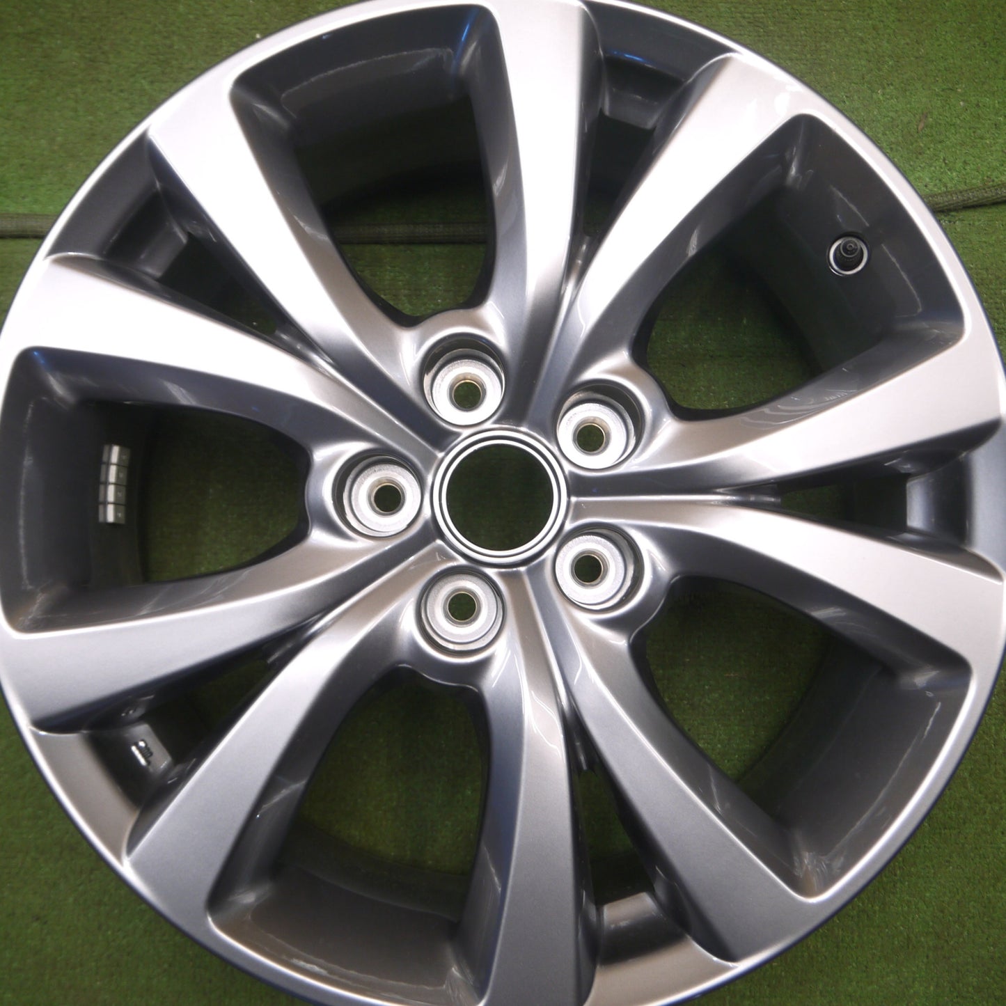 *送料無料* 新車外し★マツダ CX-30 純正 ホイール 18インチ 18×7J CX30 PCD114.3/5H★4041005Hホ