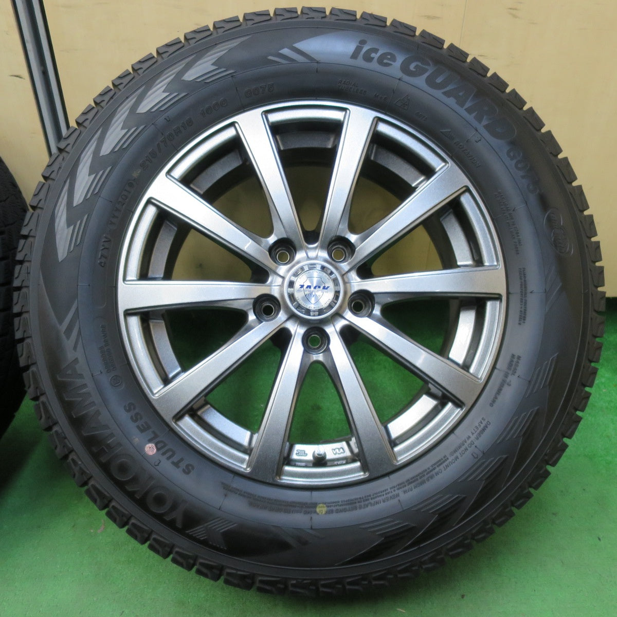 [送料無料] バリ溝！キレイ！8.5分★スタッドレス 215/70R16 ヨコハマ アイスガード G075 ZACK JP-110 MONZA ザック 16インチ PCD114.3/5H★4102502イス