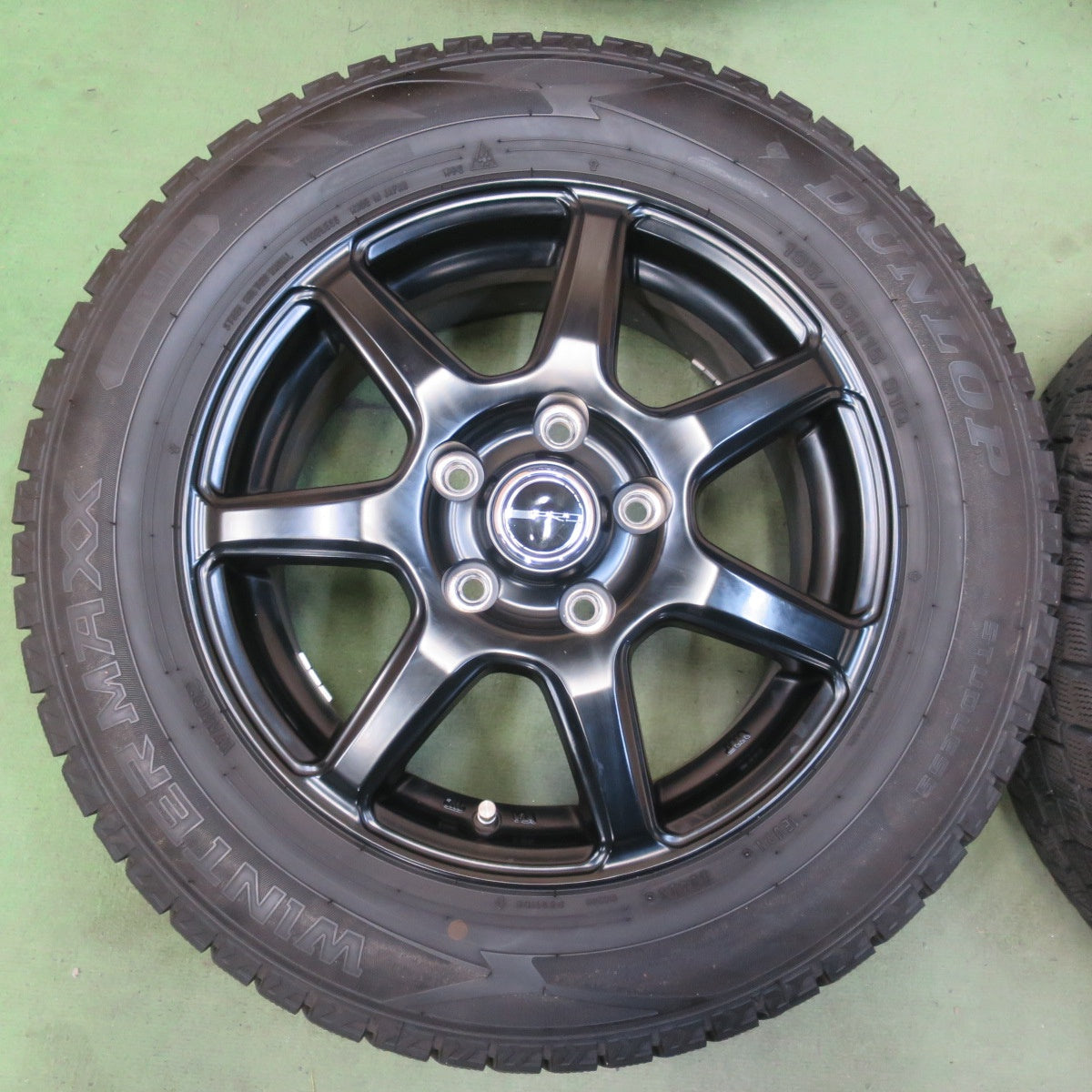 バリ溝！23年！キレイ！9分◎スタッドレス 195/65R15 ダンロップ ウインターマックス WM02 PRD 社外 アルミ 15インチ PCD114.3/5H◎6071103イス