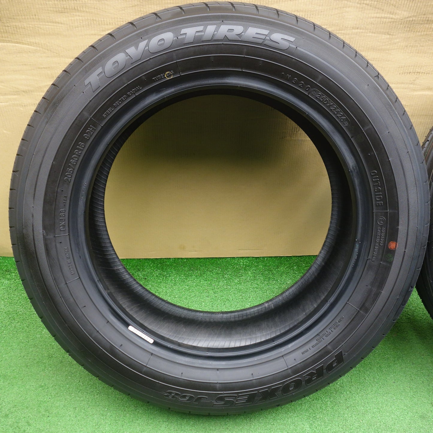 新車外し！26年★205/60R16 トーヨー プロクセス J68 タイヤ 16インチ ノア ヴォクシー ステップワゴン セレナ 等★6072402KTノタ