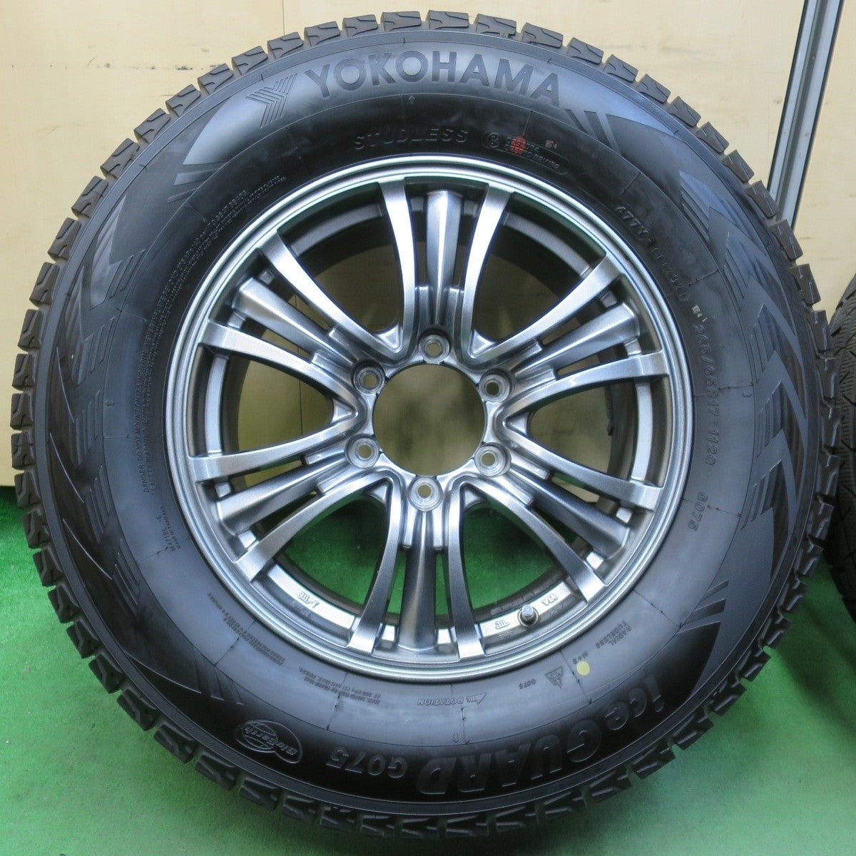 バリ溝！21年！キレイ！9.5分★スタッドレス 265/65R17 ヨコハマ アイスガード G075 TOPY BAZALT-X TYPE2 FACE-C 17インチ PCD139.7/6H★5032208イス