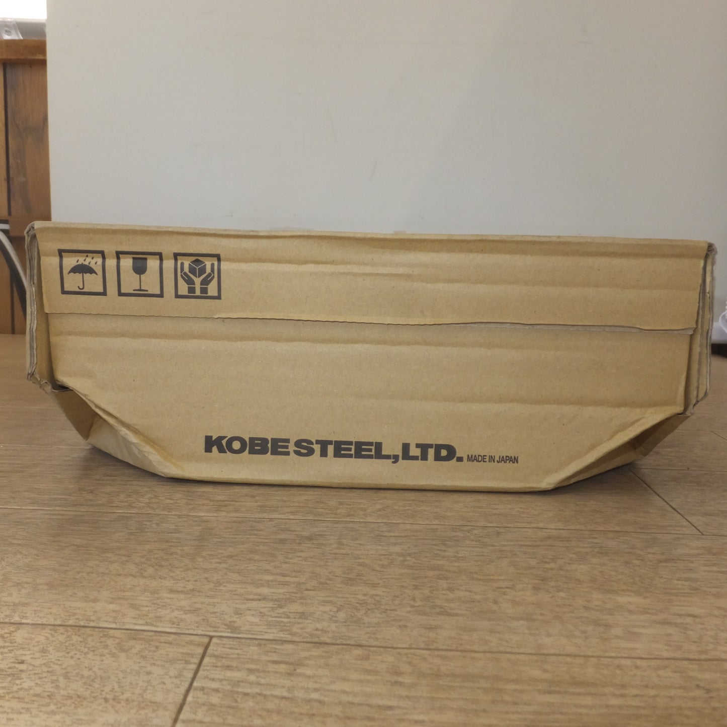[送料無料] 未使用★神戸製鋼所 コベルコ KOBELCO PREMIARC 硬化肉盛溶接用フラックス入りワイヤ DW-H700 1.2mm 20kg★