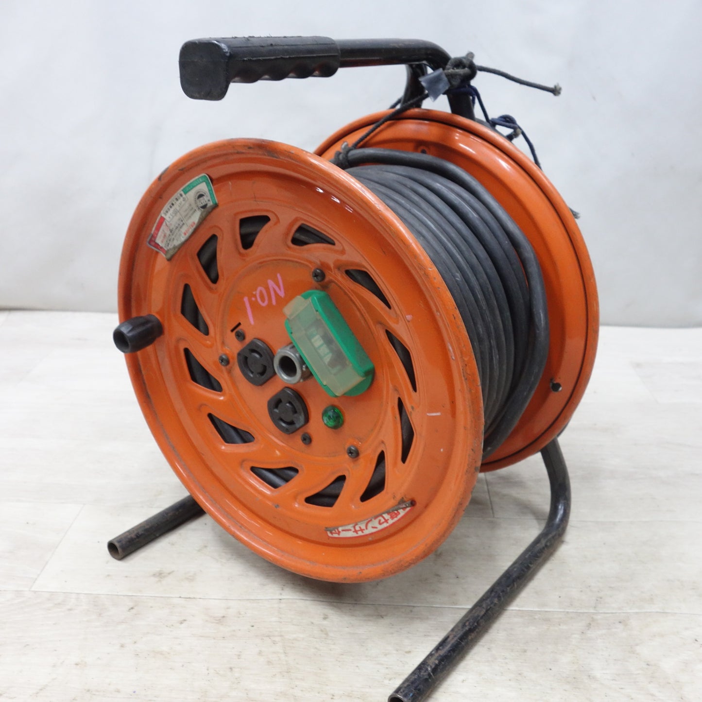 [送料無料] ◆日動 びっくリール 30m RND-EB30SL コードリール 電工 ドラム 屋内用 ロック 引掛 式 オレンジ 100V◆