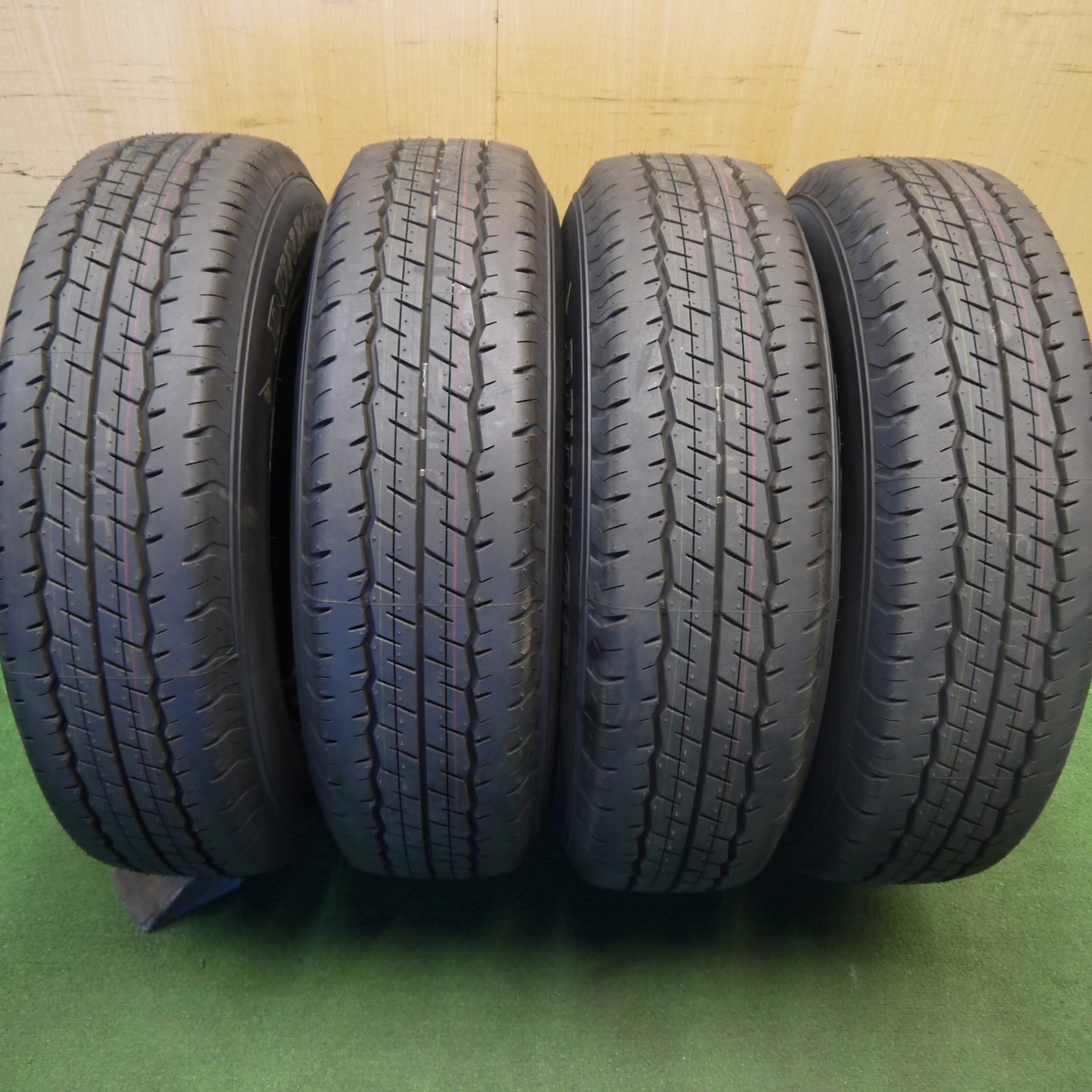 新車外し！25年★トヨタ 200系 ハイエース 純正 スチール 195/80R15 107/105S ダンロップ SP175N 15インチ PCD139.7/6H★6032705Hノ