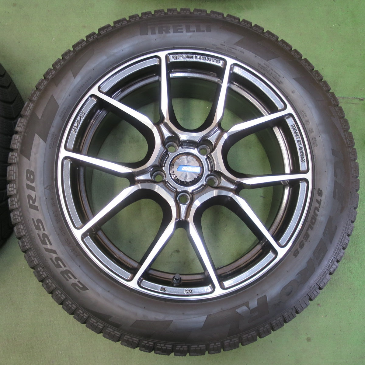 キレイ★RAYS gram LIGHTS GL-57ANA 235/55R18 スタッドレス ピレリ アイス ゼロ R レイズ グラムライツ 18インチ PCD114.3/5H★6052709イス