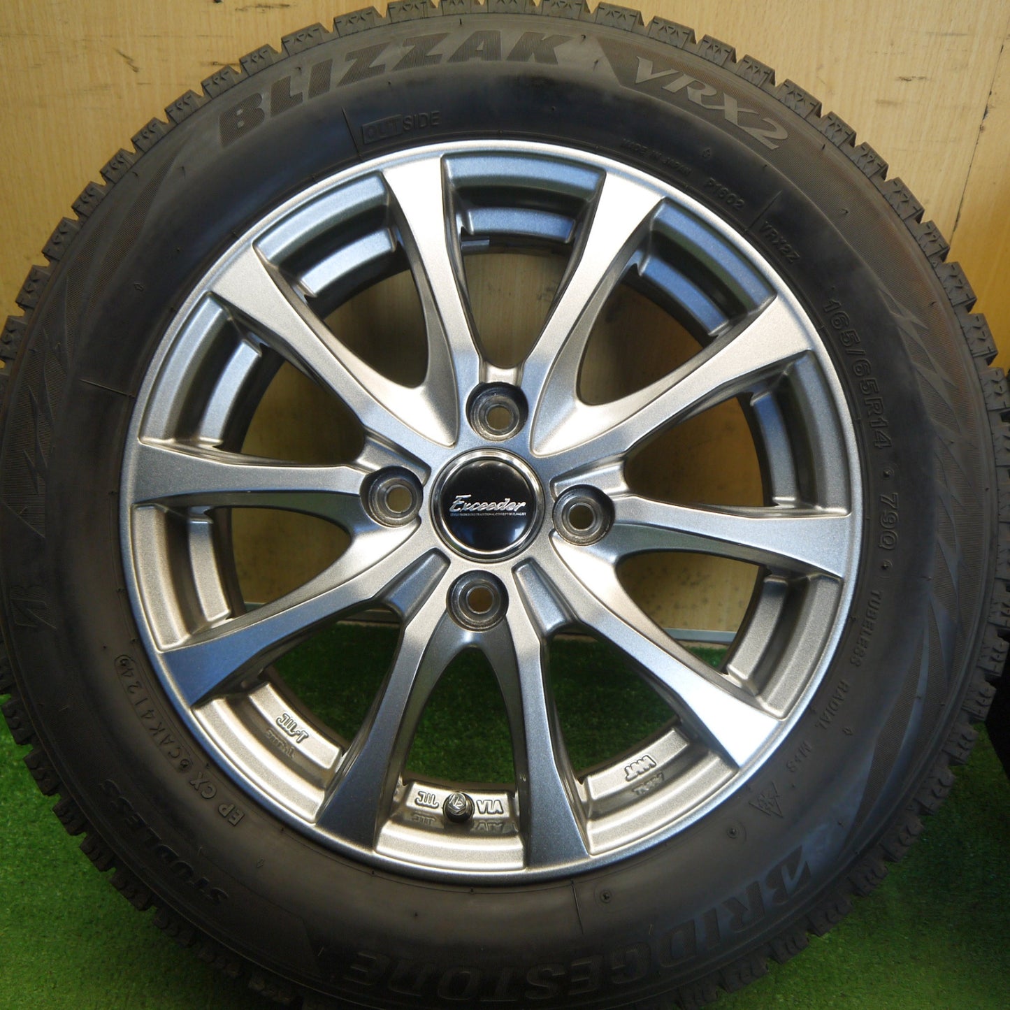 バリ溝！24年！キレイ！9分◎スタッドレス 165/65R14 ブリヂストン ブリザック VRX2 Exceeder エクシーダー 14インチ PCD100/4H◎6072104Hス