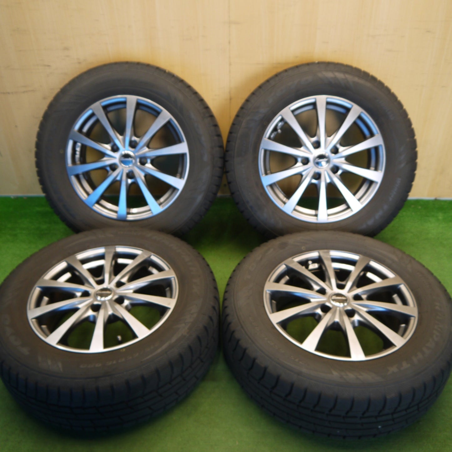 バリ溝！23年！キレイ！9.5分★スタッドレス 215/65R16 トーヨー ウインター トランパス TX Exceeder エクシーダー 16インチ PCD114.3/5H★6041706Hス