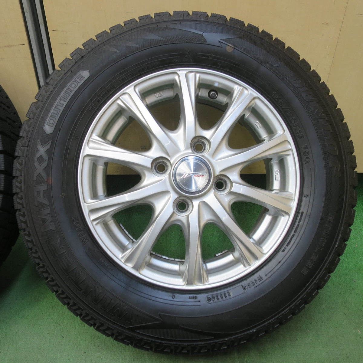 バリ溝！24年！キレイ！ほぼ10分★スタッドレス 155/80R13 ダンロップ ウインターマックス WM02 JOKER ジョーカー 13インチ PCD100/4H★6052910イス