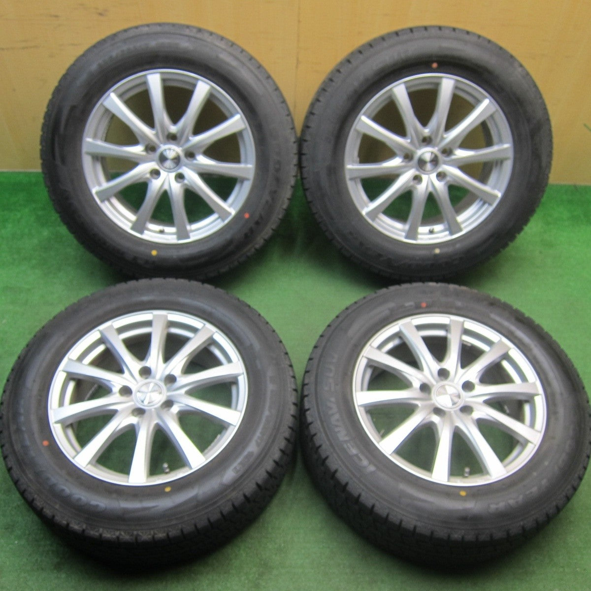バリ溝！キレイ！9.5分以上★スタッドレス 225/65R17 グッドイヤー アイスナビ SUV ravrion RS01 ラブリオン 17インチ PCD114.3/5H★5031406TNス