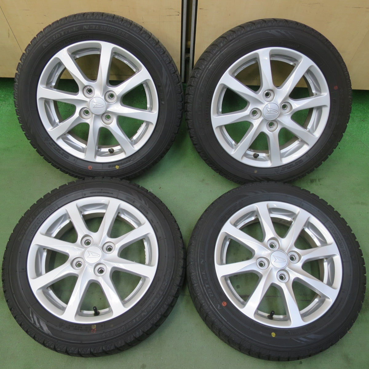 バリ溝！9.5分◎ダイハツ タント ムーヴ 等 純正 155/65R14 スタッドレス オートバックス ノーストレック N3i 14インチ PCD100/4H◎6102010イス