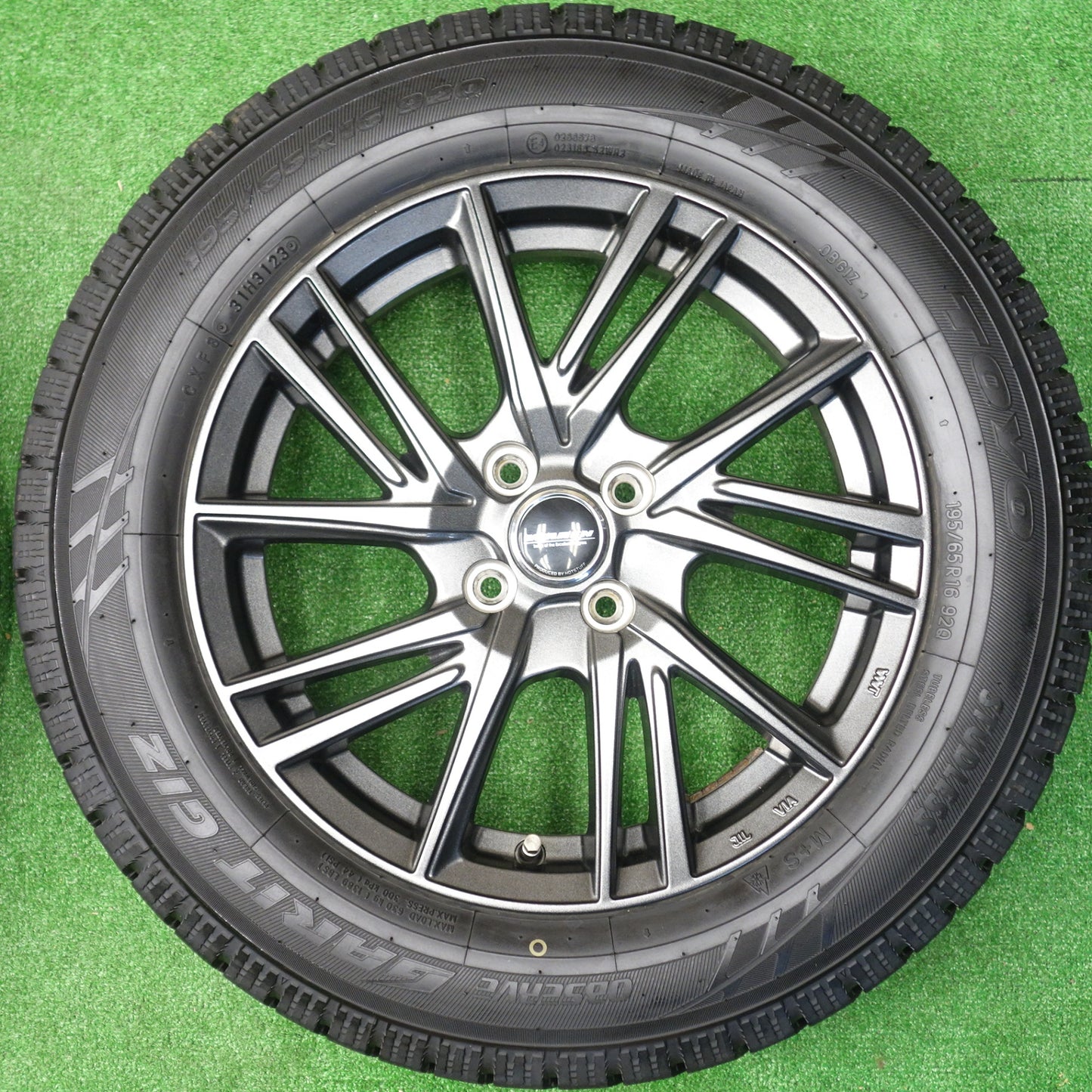 バリ溝！23年！キレイ！9.5分以上★スタッドレス 195/65R16 トーヨー オブザーブ ガリット GIZ WAREN ヴァーレン 16インチ PCD100/4H★5121102KTス