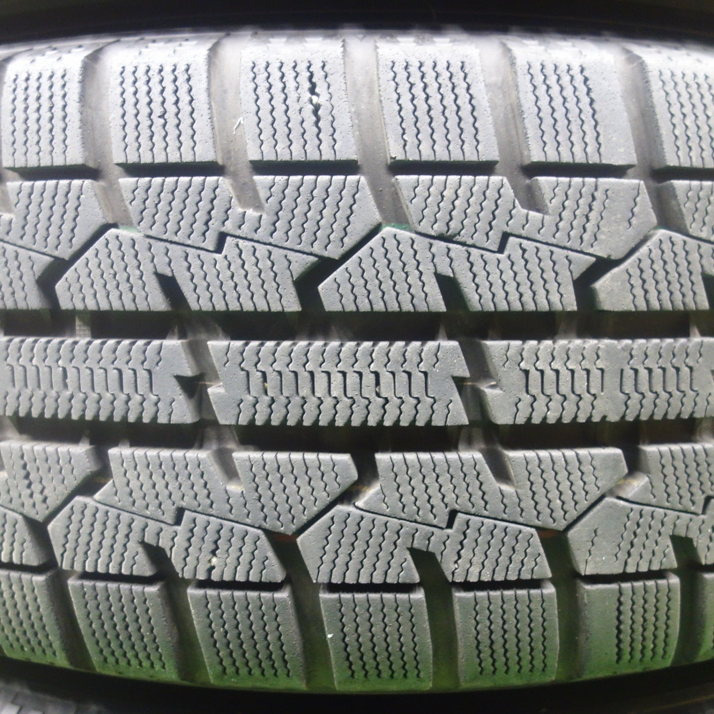バリ溝！キレイ！9.5分★スタッドレス 205/55R16 トーヨー オブザーブ ガリット GIZ VELVA SPORTZ ヴェルヴァ 16インチ PCD114.3/5H★6011002KTス