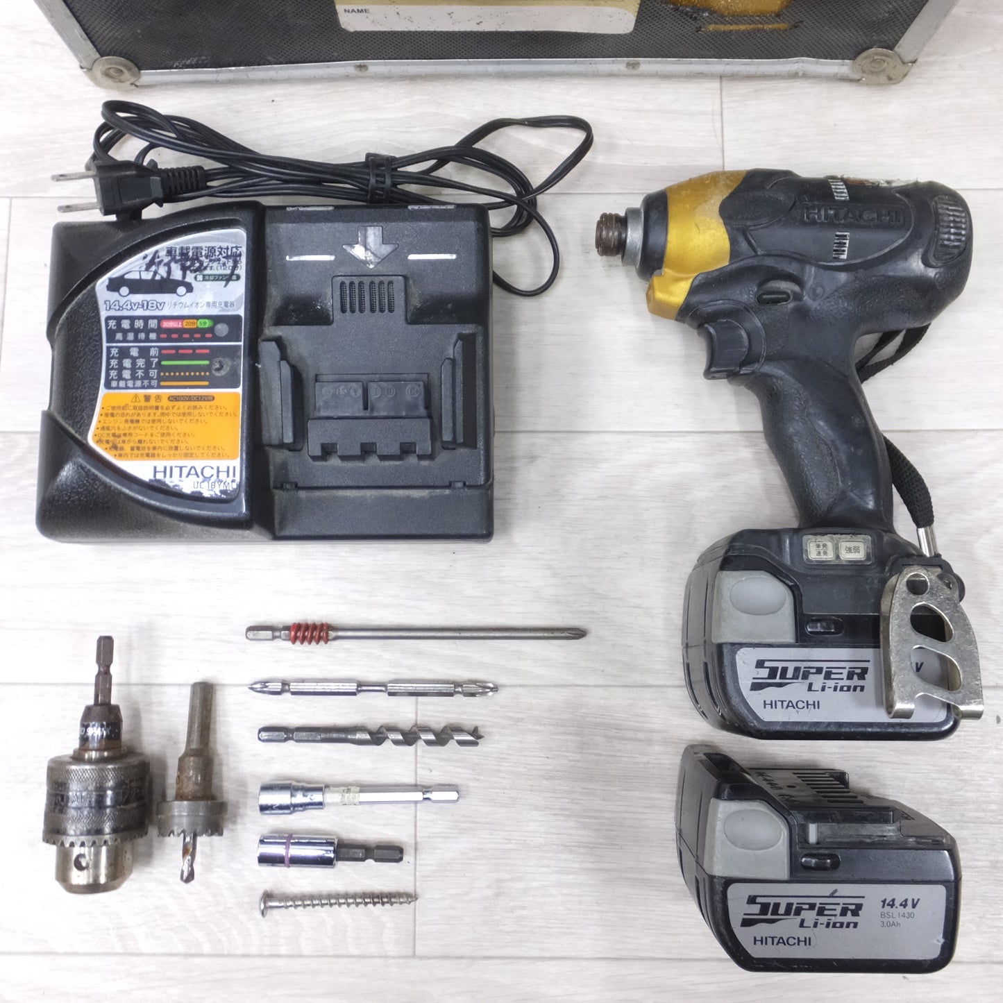 [送料無料] バッテリー2個！付属品付き◆日立工機 HITACHI コードレス インパクト ドライバ 14.4V WH14DBL 充電器 ケース ビット 付き 電動 工具◆