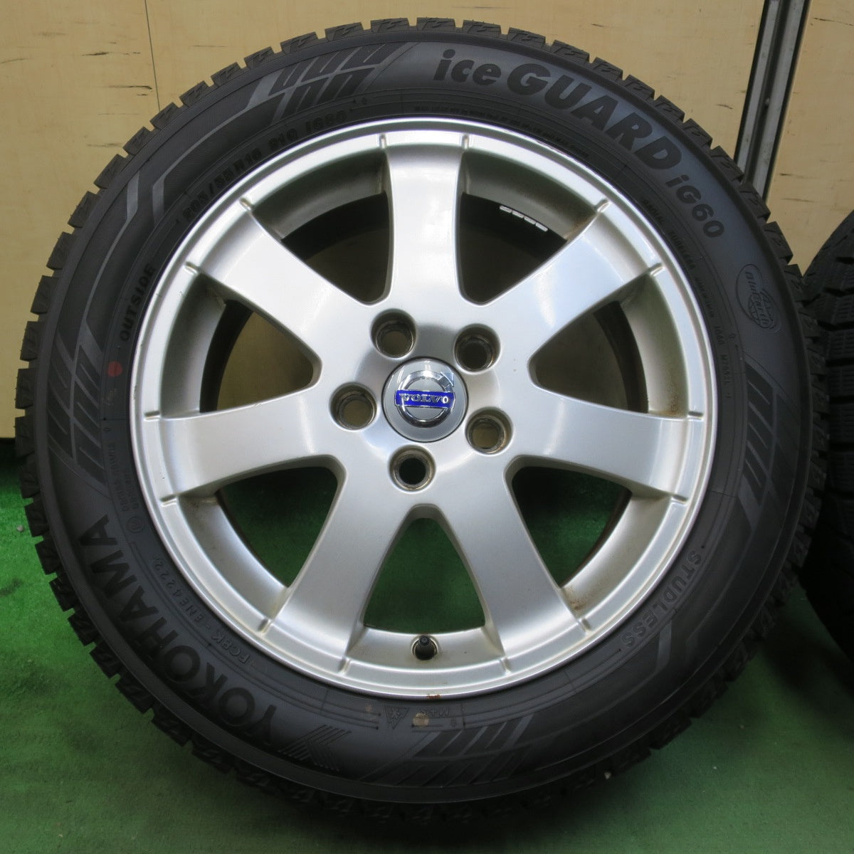 バリ溝！22年！ほぼ10分★ボルボ S40 V50 等 純正 205/55R16 スタッドレス ヨコハマ アイスガード iG60 16インチ PCD108/5H★5110402イス
