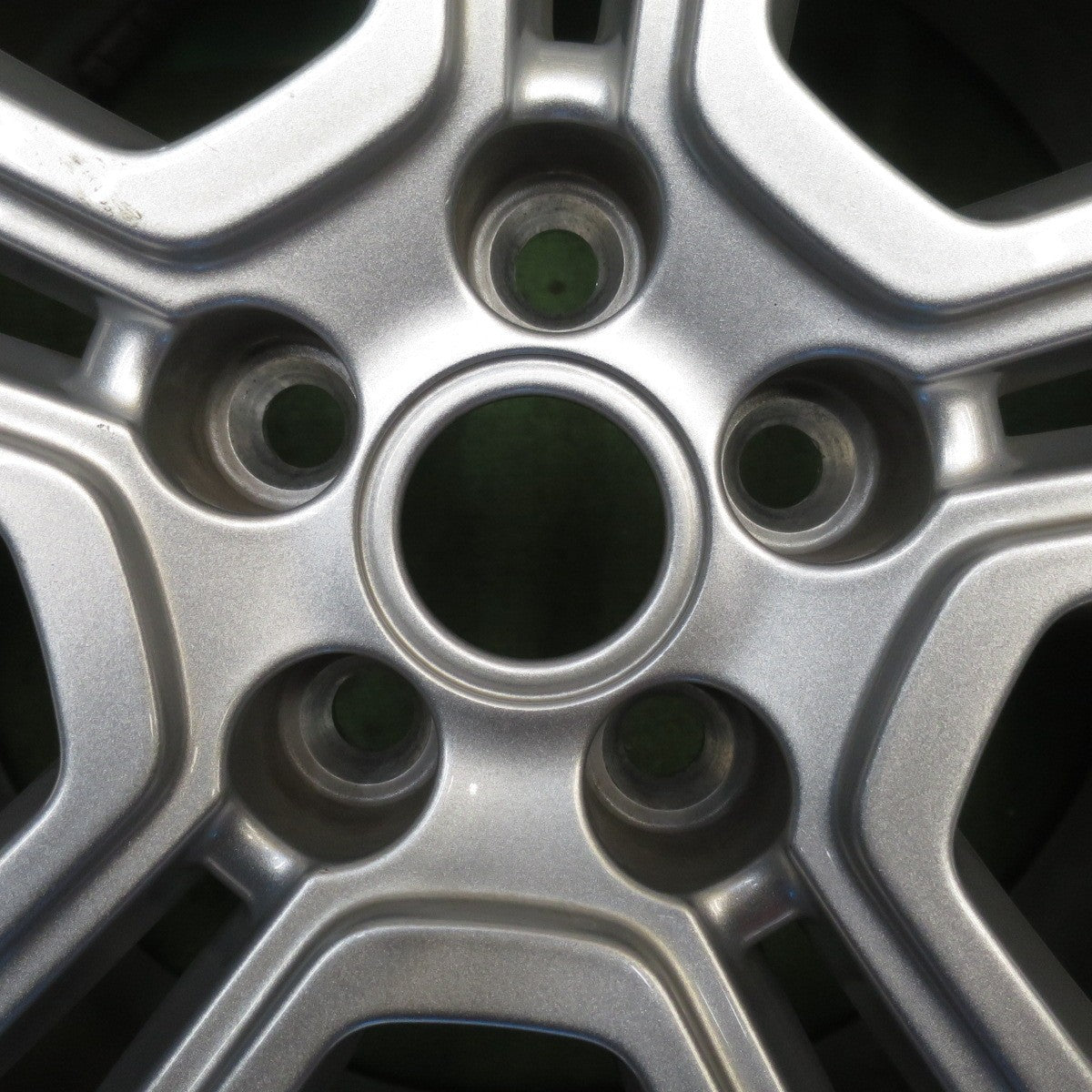 バリ溝！22年！キレイ！9.5分◎ランドローバー レンジローバー イヴォーク 純正 235/60R18 スタッドレス ノキアン ハッカペリッタ R5 SUV 18インチ PCD108/5H◎6091902NJス