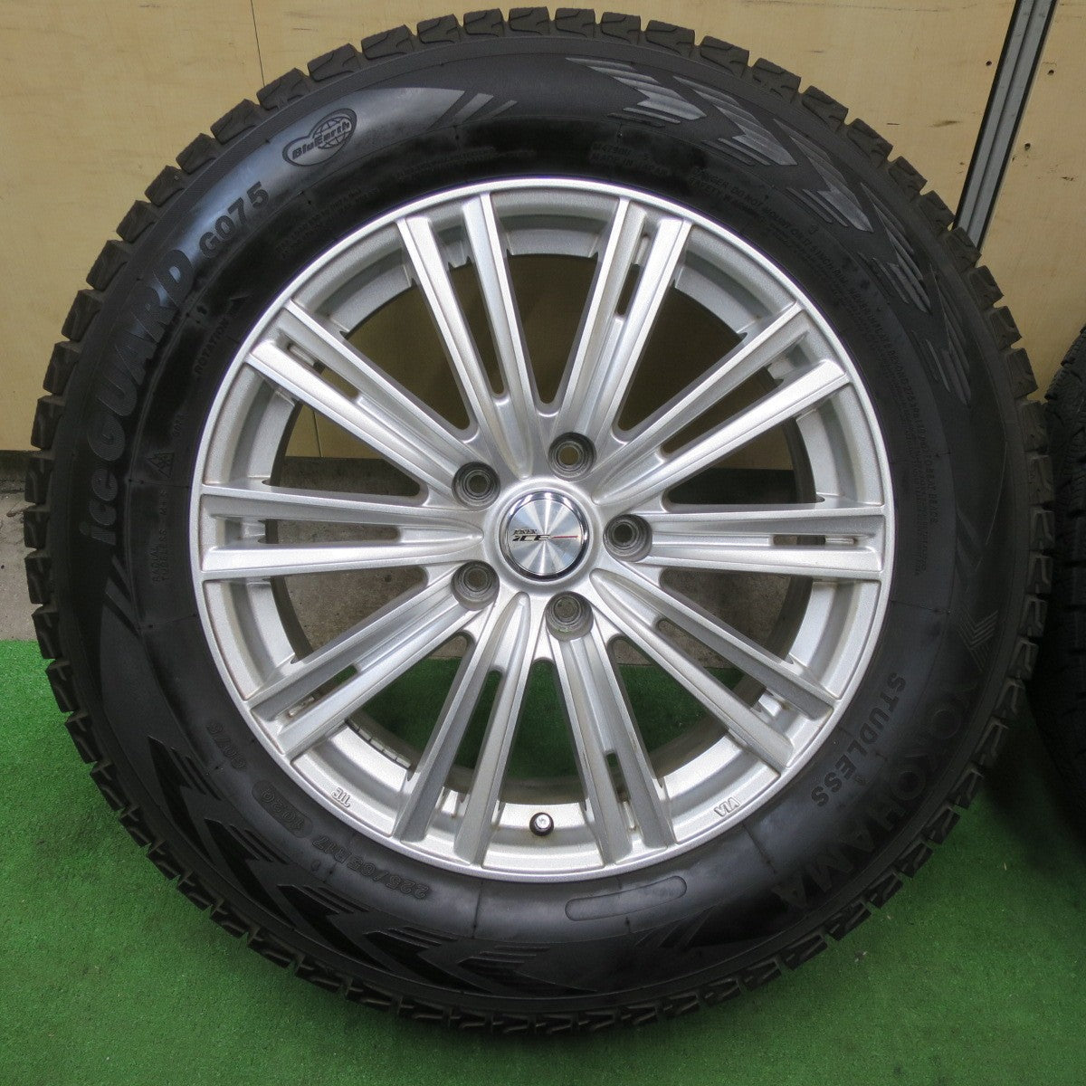 バリ溝！キレイ！9分★スタッドレス 225/65R17 ヨコハマ アイスガード G075 JOKER ICE ジョーカー アイス 17インチ PCD114.3/5H★5111105TTス