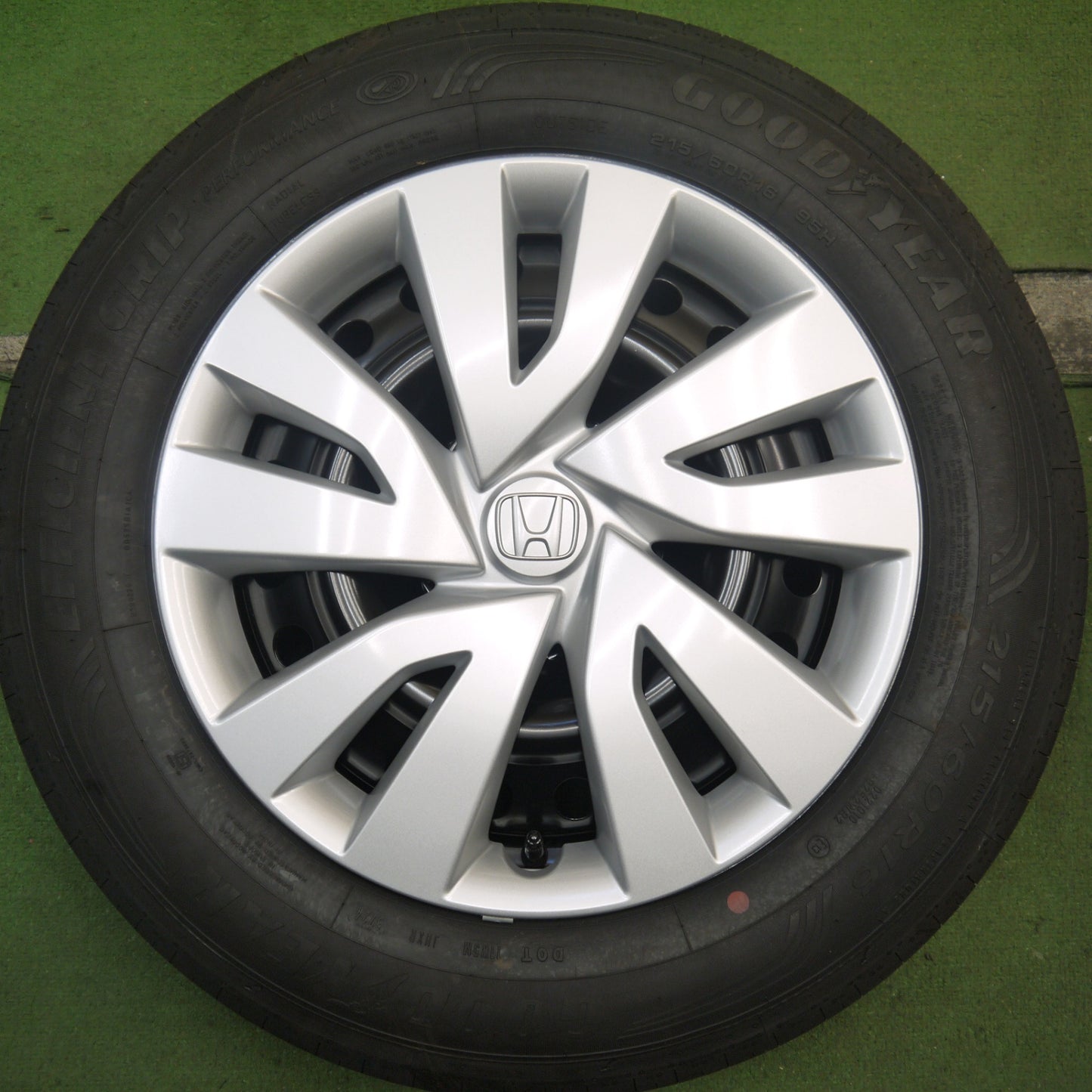 新車外し！24年★ホンダ WR-V 純正 スチール 215/60R16 グッドイヤー EfficientGrip PERFORMANCE 16インチ WRV PCD114.3/5H★5072501Hノ