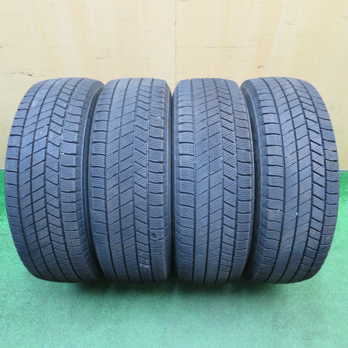 バリ溝！23年！9.5分★プリウス 等 195/65R15 スタッドレス ブリヂストン ブリザック VRX3 LEBEN レーベン 15インチ PCD100/5H★5111803NJス
