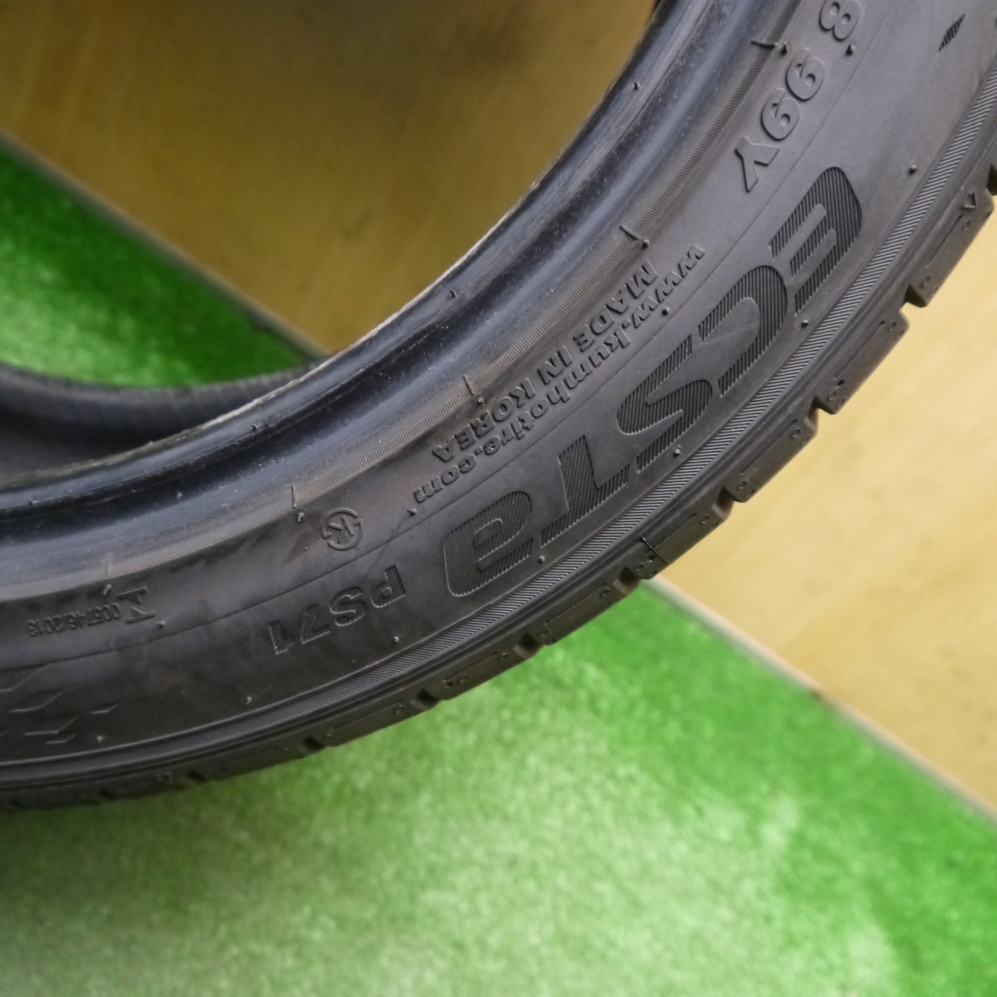 バリ溝！25年！9.5分以上！2本★255/40R18 クムホ エクスタ PS71 ECSTA タイヤ 18インチ レクサス IS ベンツ CLS E SL クラス BMW 3 4シリーズ Z4 等★6012807Hノタ