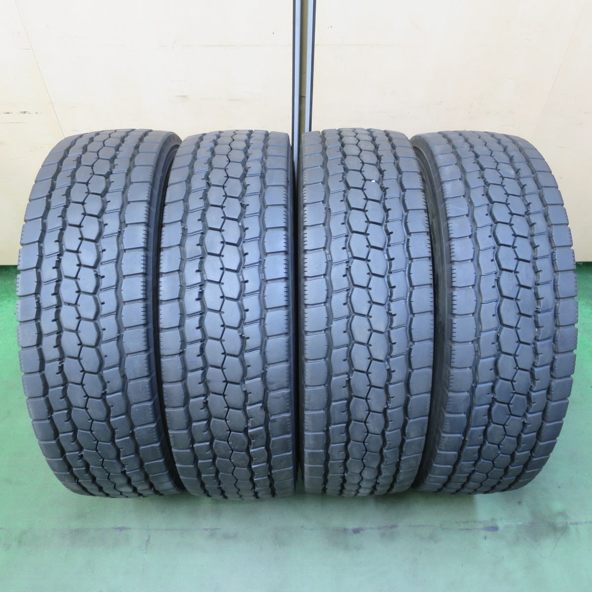 バリ溝！25年！9.5分★トラック タイヤ 245/70R19.5 136/134J ブリヂストン M888 ミックス オールシーズン 19.5インチ★6073004イスタ