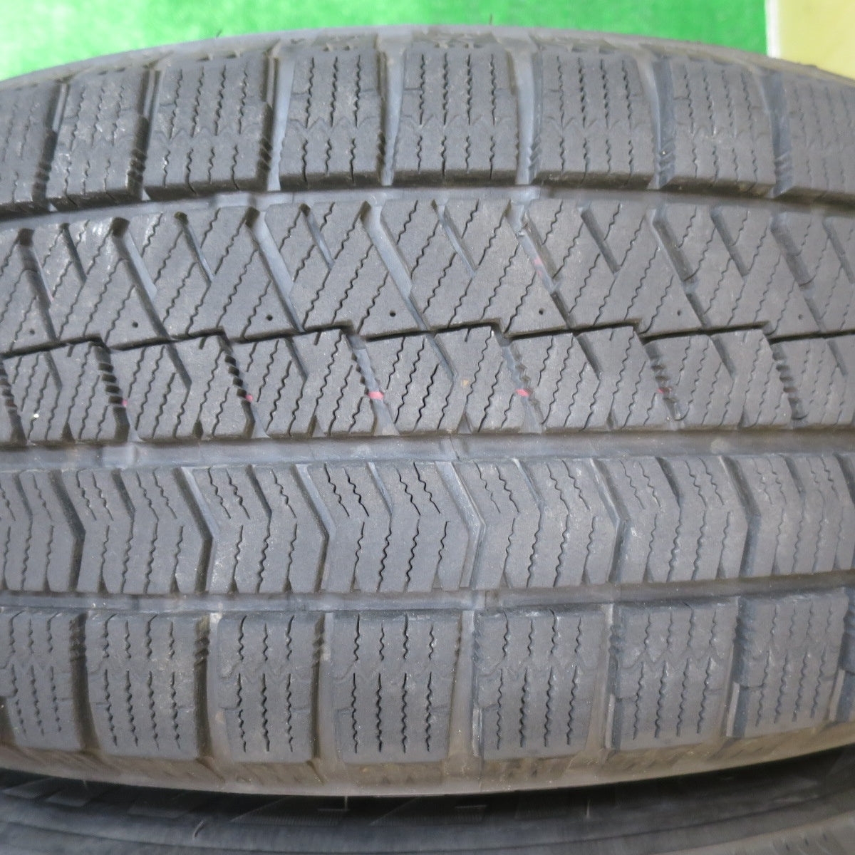 バリ溝！22年！キレイ！9.5分★スタッドレス 215/60R17 ブリヂストン ブリザック VRX2 WAREN ヴァーレン 17インチ PCD114.3/5H★5101401NJス
