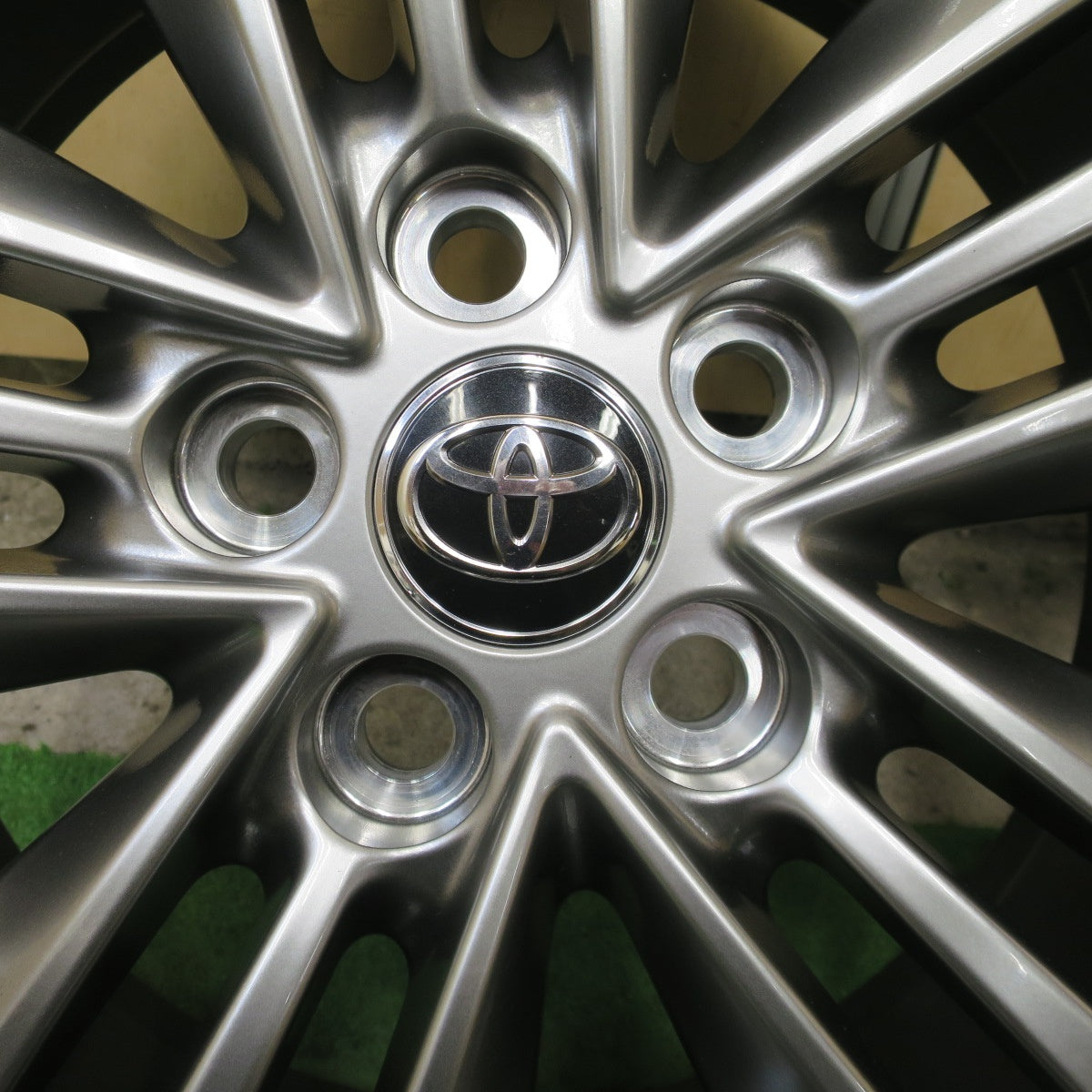 新車外し★トヨタ 40系 アルファード Zグレード 純正 ホイール 18インチ 18×7J PCD120/5H★6063001NGホ