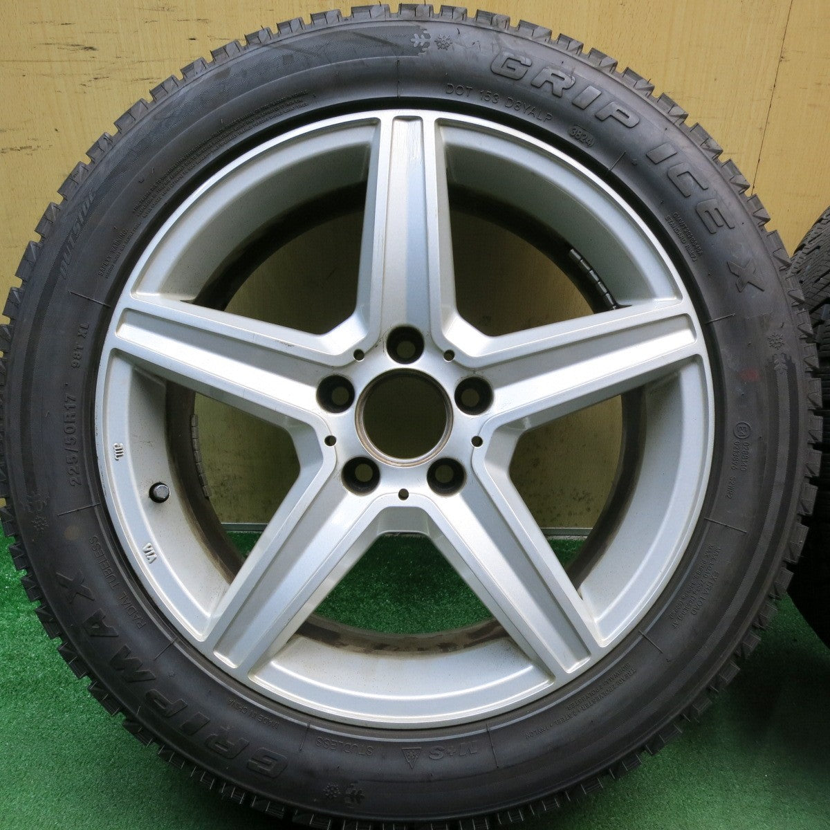 バリ溝！24年！9分◎ベンツ 等 EuroForsch 225/50R17 スタッドレス グリップマックス GRIP ICE X ユーロフォルシュ 17インチ PCD112/5H◎6092602HAス