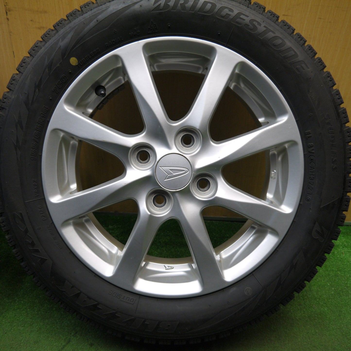 バリ溝！21年！キレイ！8.5分★ダイハツ タント 純正 155/65R14 スタッドレス ブリヂストン ブリザック VRX2 14インチ PCD100/4H★5080506Hス