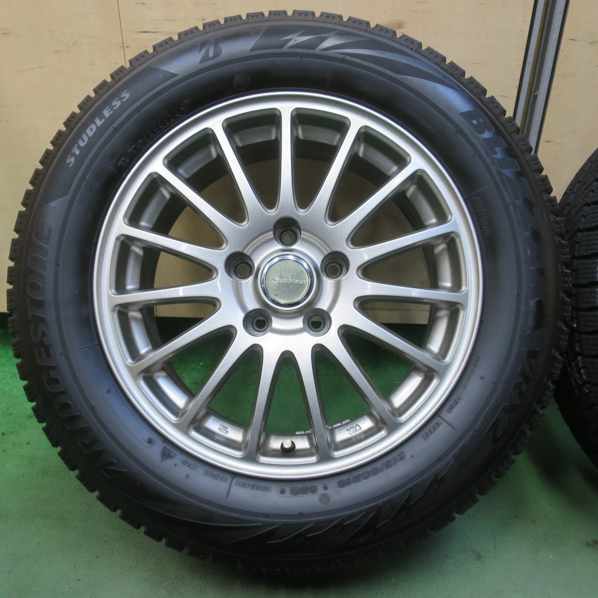 バリ溝！24年！キレイ！9.5分◎スタッドレス 215/60R16 ブリヂストン ブリザック VRX2 ECO FORME SE-12 エコフォルム 16インチ PCD114.3/5H◎6081110IMス