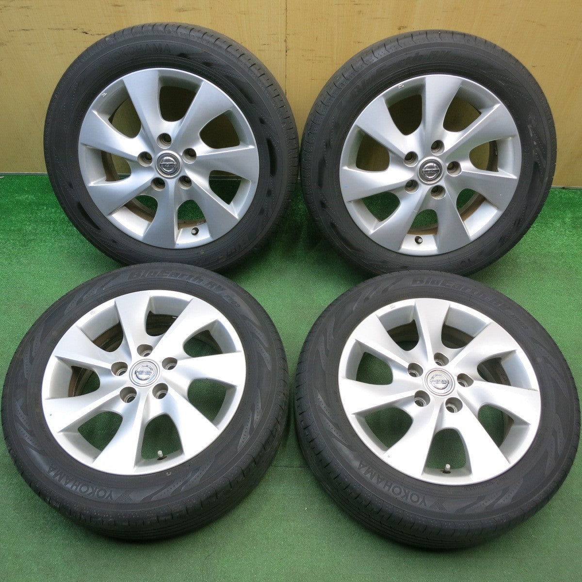 バリ溝！22年！9分★日産 C26 セレナ 純正 195/60R16 ヨコハマ BluEarth-RV RV03 ブルーアース 16インチ PCD114.3/5H★6022302HAノ