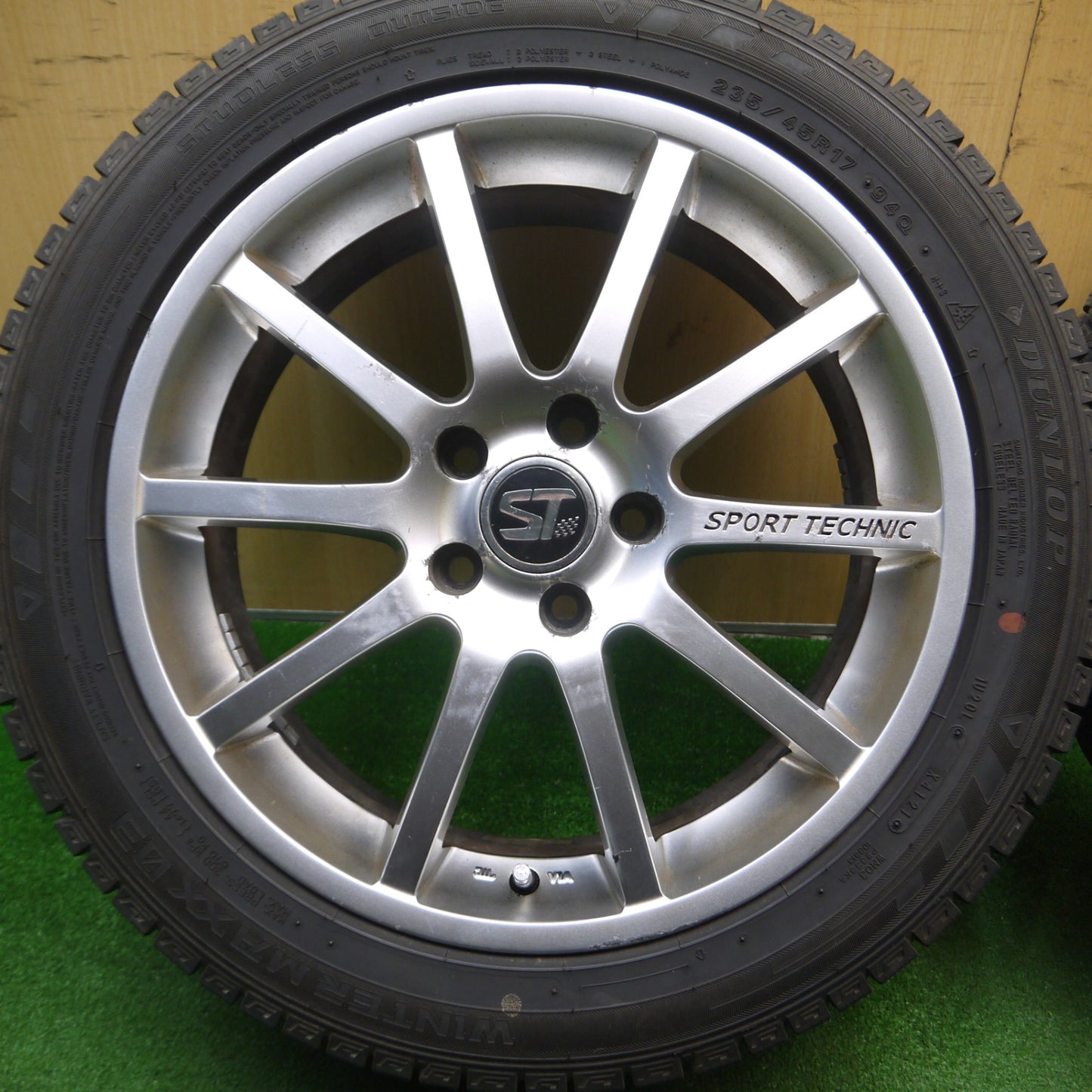 [送料無料] バリ溝！21年！9.5分★ボルボ 等 SPORT TECHNIC 235/45R17 スタッドレス ダンロップ ウインターマックス WM02 スポーツテクニック 17インチ PCD108/5H★5012710Hス