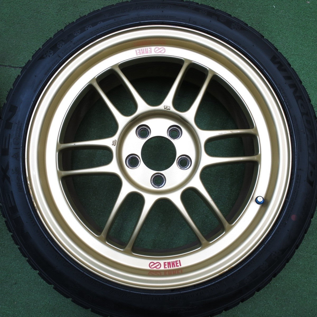 バリ溝！9.5分★GR86 BRZ 等 215/45R17 スタッドレス ネクセン WINGUARD Sport ENKEI RPF1 エンケイ 17インチ PCD100/5H★5030512Hス