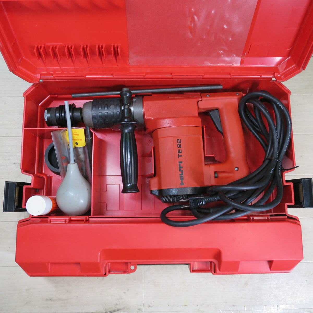 キレイ☆HILTI ヒルティ ロータリー ハンマードリル TE22 電動 工具 ハンマドリル はつり ハツリ コード式 100V☆