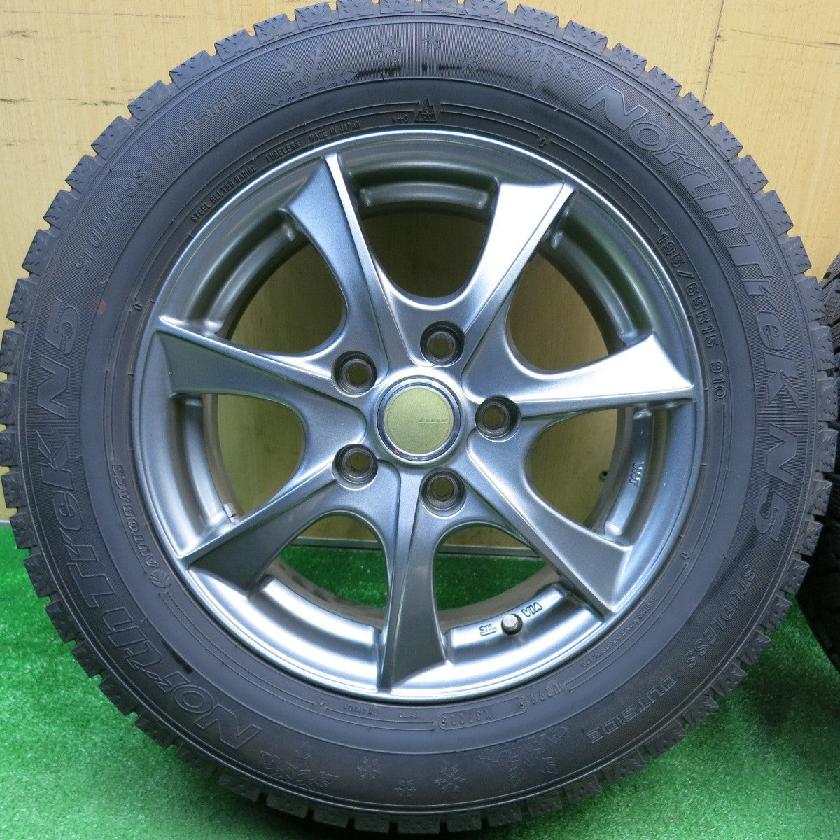 キレイ！22年★スタッドレス 195/65R15 オートバックス ノーストレック N5 LEBEN レーベン 15インチ PCD114.3/5H★5120611HAス