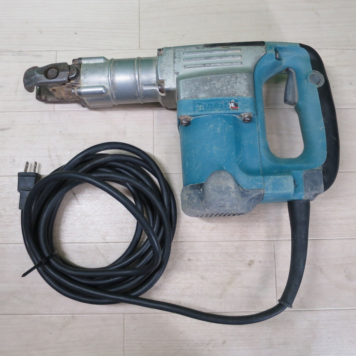 [送料無料] ☆マキタ 電動 ハンマー HM0830 電動 工具 100V コード式 makita はつり ハツリ ジャンク品☆