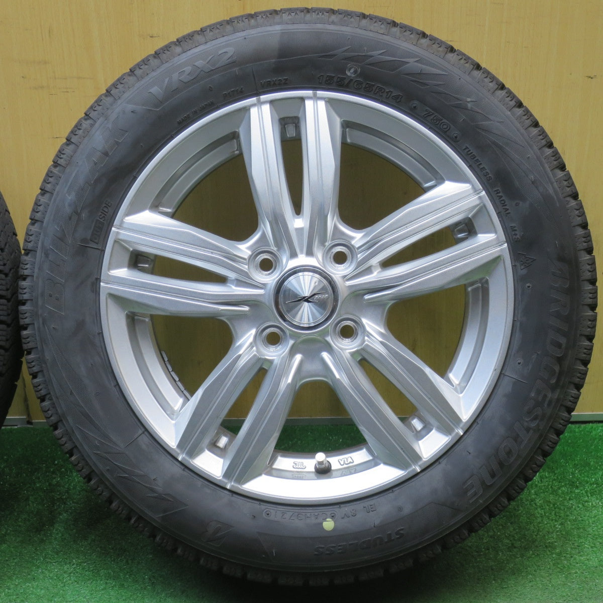 バリ溝！キレイ！8.5分★スタッドレス 155/65R14 ブリヂストン ブリザック VRX2 JOKER ジョーカー 14インチ PCD100/4H★6021904NJス