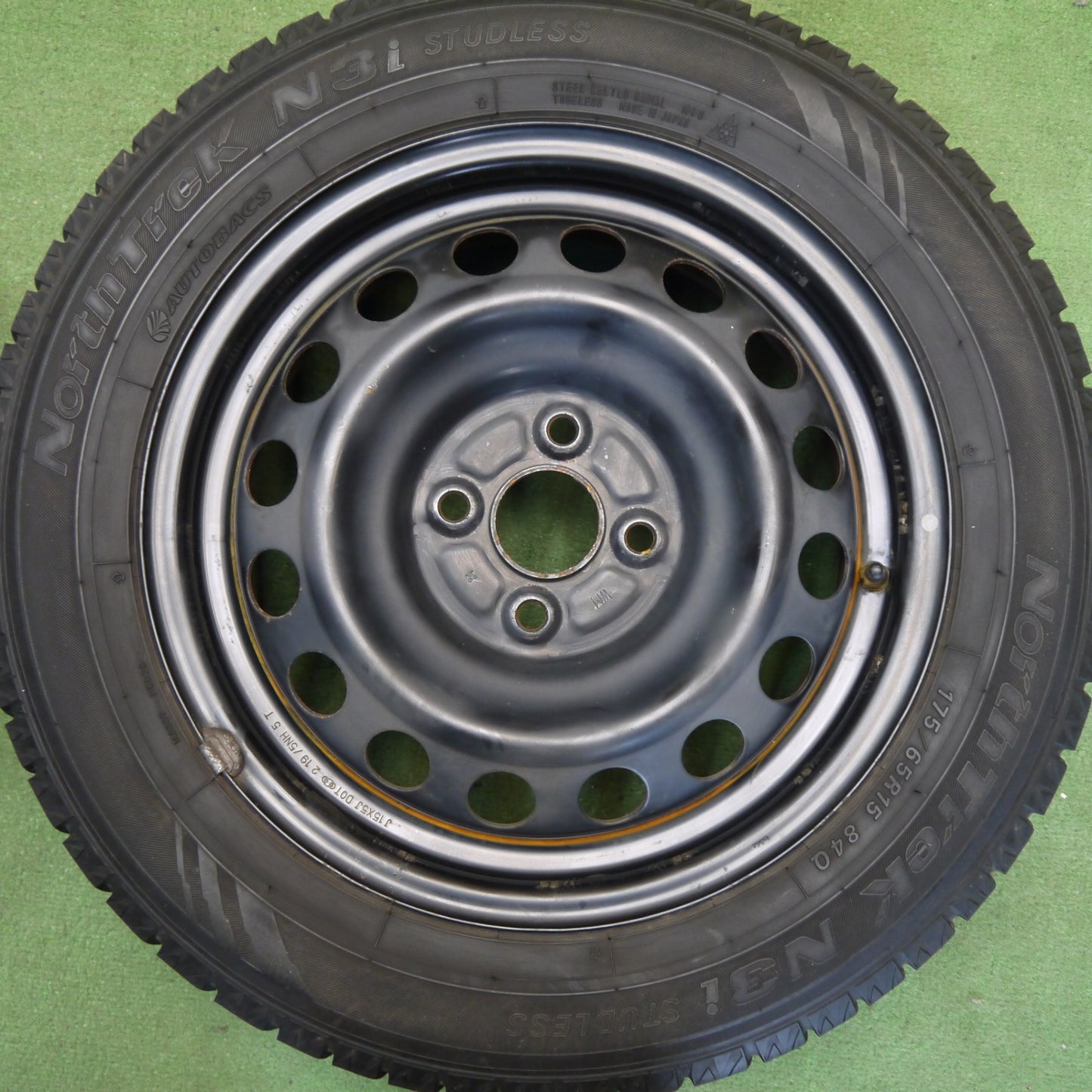バリ溝！9.5分以上★スタッドレス 175/65R15 オートバックス ノーストレック N3i スチール ホイール 15インチ PCD100/4H★6042407Hス