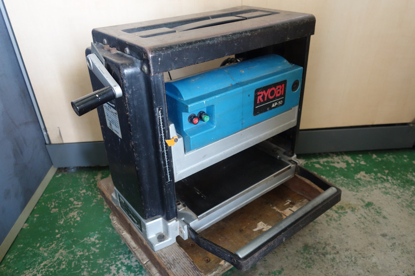 [送料無料] ☆RYOBI リョービ 自動 カンナ AP-10 電動 工具 かんな 鉋 木工 木材 加工 研磨☆