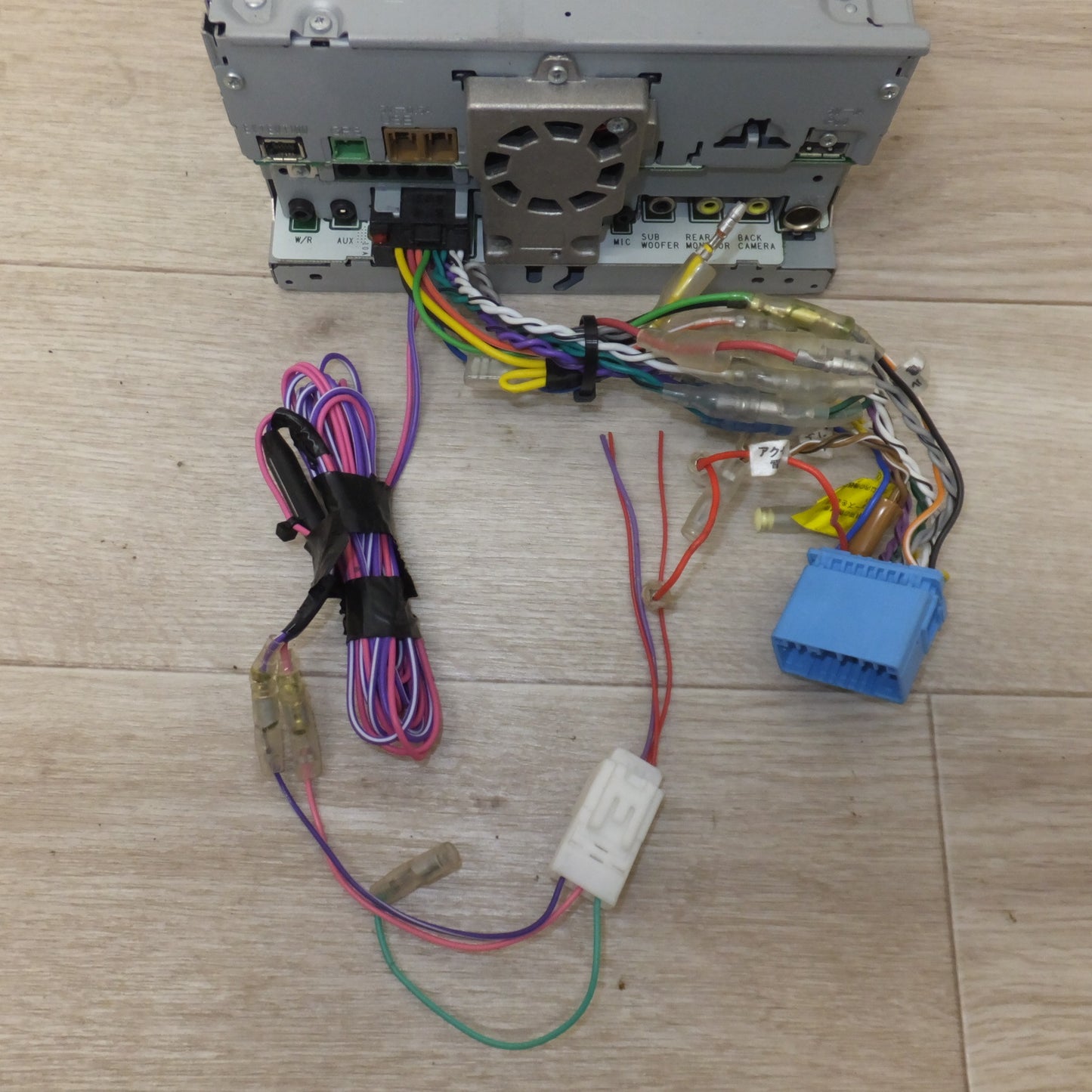 [送料無料] ★カロッツェリア carrozzeria AV一体型メモリーナビゲーション AVIC-RZ901-R[30]★