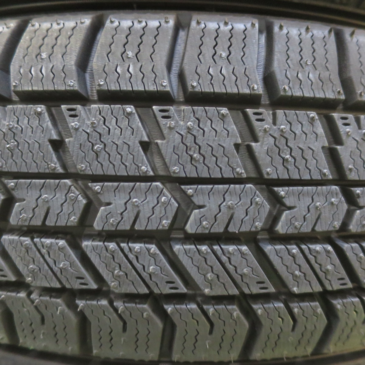 未使用！26年◎スタッドレス 155/65R14 グッドイヤー アイスナビ8 タイヤ 14インチ N-BOX スペーシア タント ムーヴ ウェイク 等◎6080905イスタ