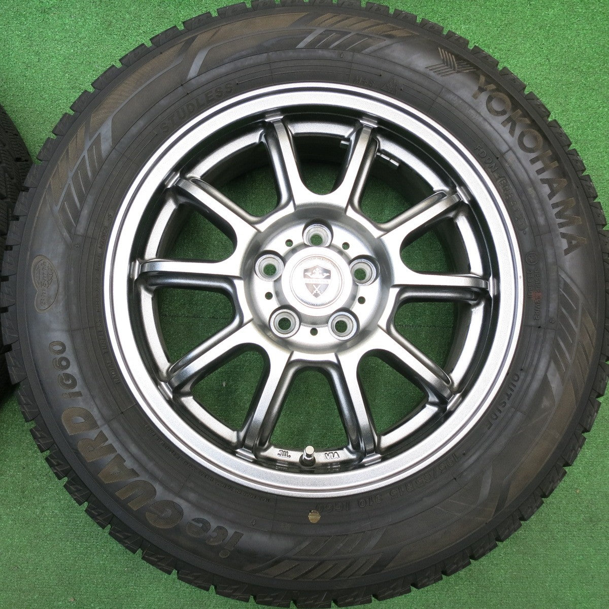 バリ溝！21年！キレイ！ほぼ10分★プリウス 等 195/65R15 スタッドレス ヨコハマ アイスガード iG60 ESTROSA エステローザ 15インチ PCD100/5H★5113003HAス