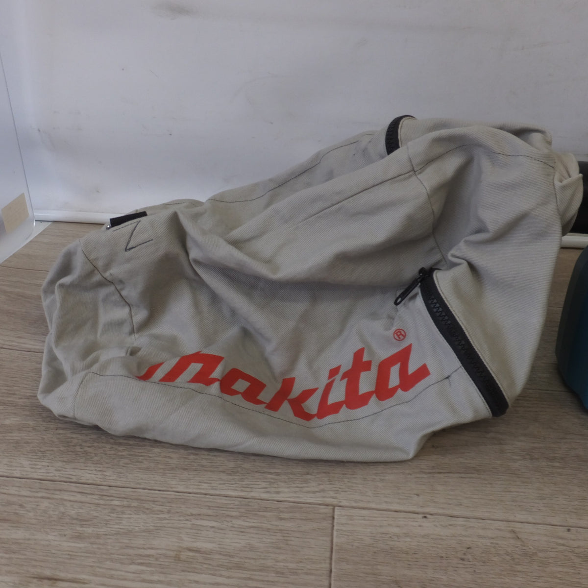 ★マキタ makita 小型集じん機 450 屋内用　100V～ 5.5A 50-60Hz 520W★