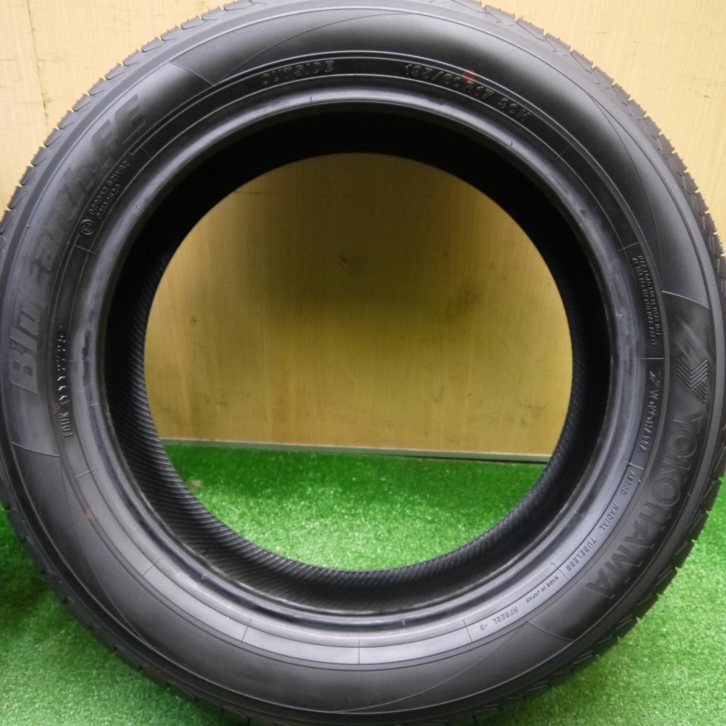 バリ溝！25年！9.5分★195/60R17 ヨコハマ BluEarth-FE AE30D タイヤ 17インチ ブルーアース 60系 プリウス ライズ ロッキー 等★5112504Hノタ