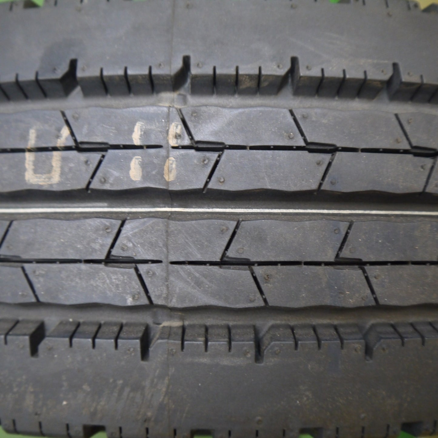 ほぼ未使用！24年！1本★トラック タイヤ 195/85R16 114/112N ダンロップ エナセーブ SPLT50 M 16インチ★6040303Hノタ