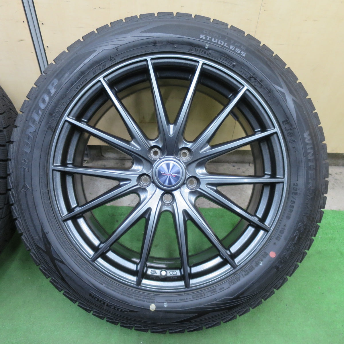 バリ溝！23年！キレイ！9.5分★スタッドレス 235/55R19 ダンロップ ウインターマックス SJ8 SJ8+ VELVA SPORTZ ヴェルヴァ 19インチ PCD114.3/5H★6022005TTス