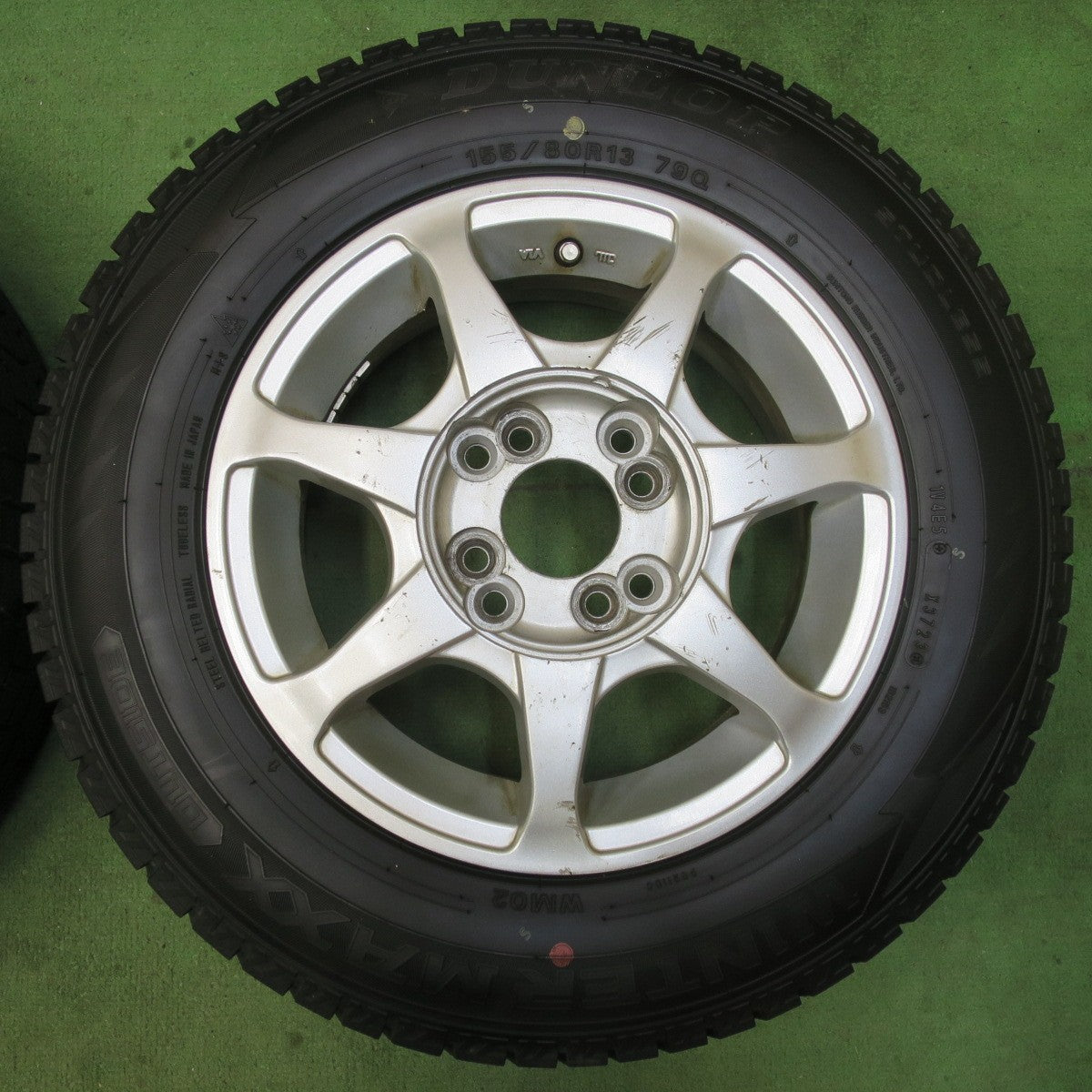 バリ溝！23年！9.5分以上★スタッドレス 155/80R13 ダンロップ ウインターマックス WM02 社外 アルミ 13インチ PCD100 114.3/4H マルチ★5120513イス