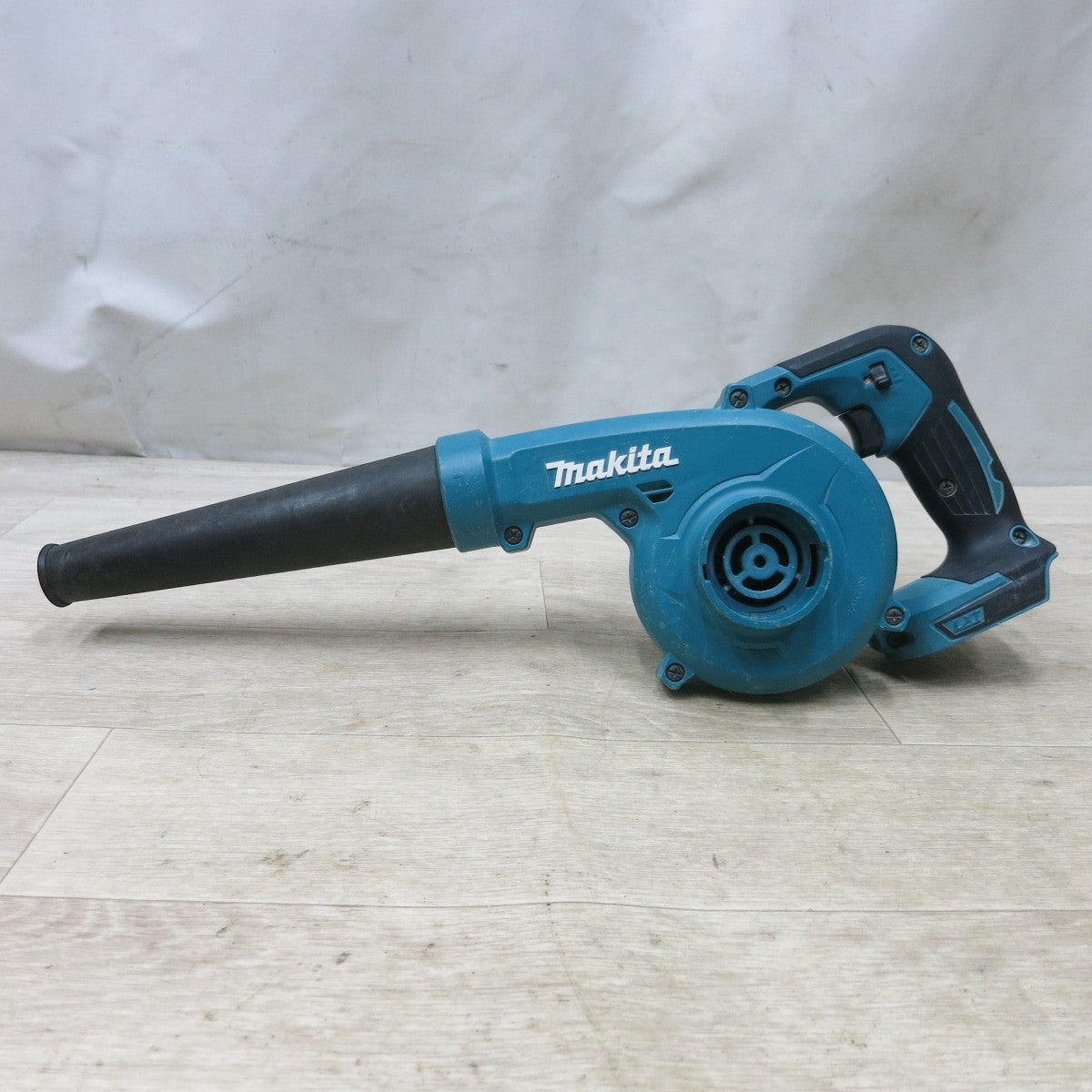 [送料無料] 付属品付き◆マキタ 充電式 ブロワ UB185D ブロアー 送風 コードレス 充電器 DC18RF 集じん袋 付き 電動 工具 MAKITA◆