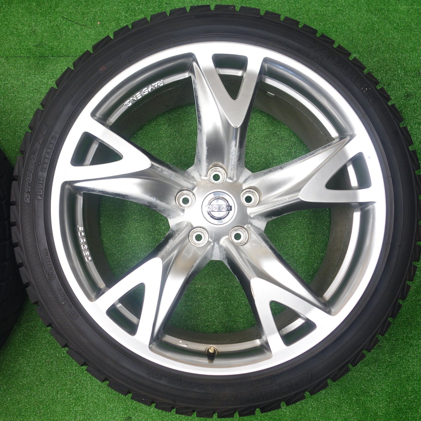 バリ溝！キレイ！9.5分★日産 Z34 フェアレディZ 純正 RAYS製 鍛造 245/40R19 275/35R19 スタッドレス ヨコハマ アイスガード iG30 19インチ PCD114.3/5H★5122201KTス