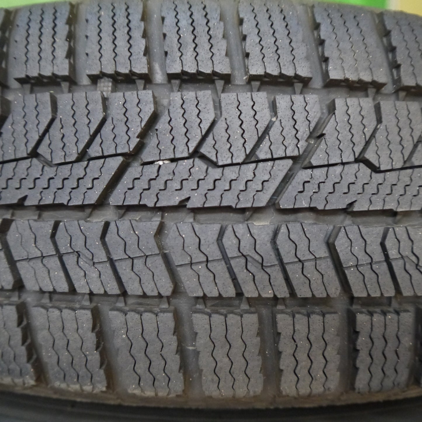 バリ溝！23年！キレイ！9分★スタッドレス 165/70R14 トーヨー オブザーブ GIZ2 VELVA SPORTZ ヴェルヴァ 14インチ PCD100/4H★5042206Hス